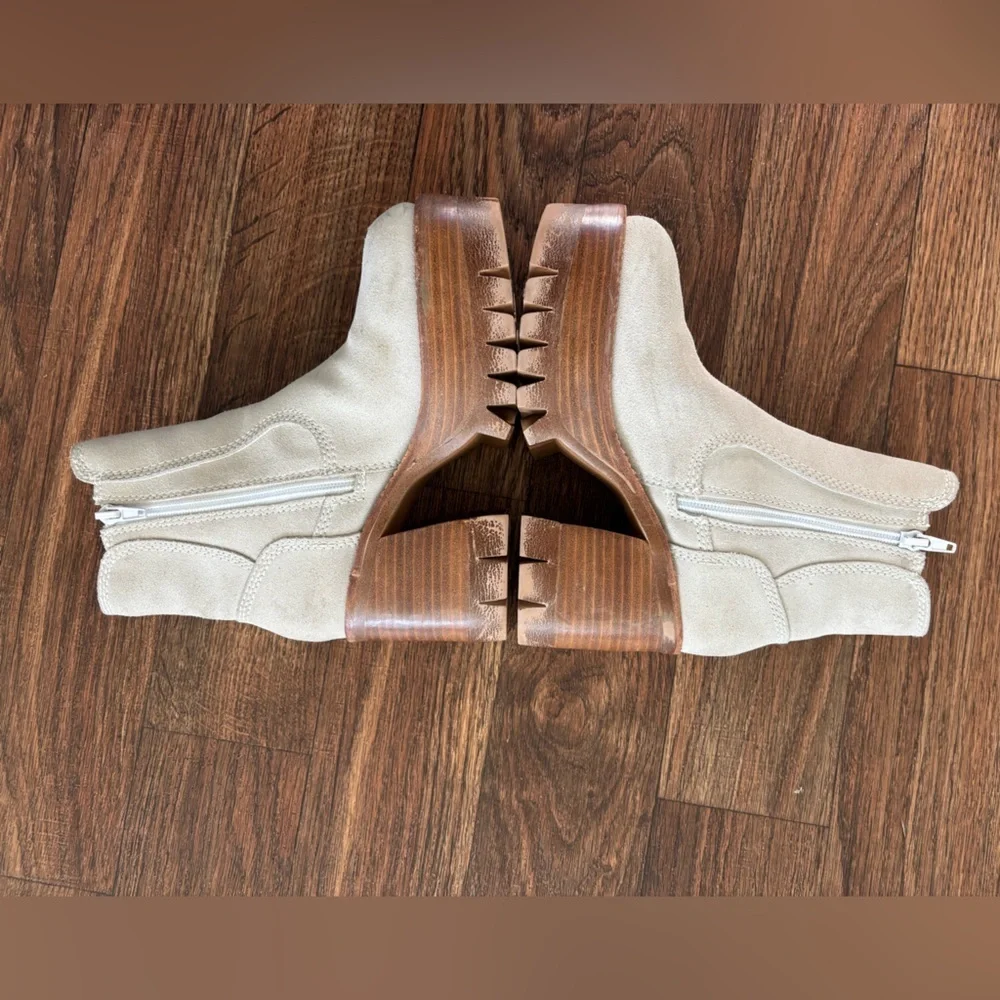 Jeffrey Campbell x Free People Preston Platform Suede Boots in Bone Size: 6